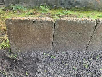 Betonnen Blokken voor Tuin/Moestuin - Gratis Afhalen beschikbaar voor biedingen