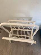 Vintage Rotan Krantenbak Wit, Ophalen, Gebruikt