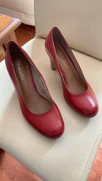 Tamaris 40, Kleding | Dames, Schoenen, Ophalen of Verzenden, Zo goed als nieuw, Rood