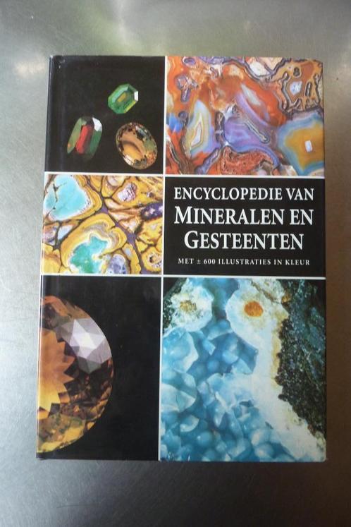 Encyclopedie van mineralen en gesteenten, Boeken, Natuur, Gelezen, Ophalen of Verzenden