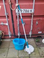 Mop en emmer, Ophalen, Mop of Dweil