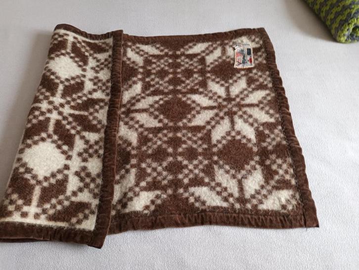 Aabe bruine deken kinderdeken ledikant wieg bloemen 100-64cm, Kinderen en Baby's, Dekens, Slaapzakjes en Inbakerproducten, Zo goed als nieuw