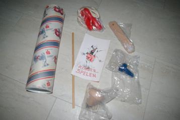 Retro houten speelgoed in koker. NIEUW beschikbaar voor biedingen