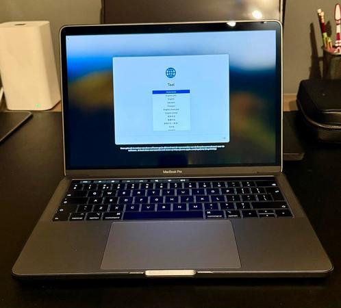 MacBook Pro 13 inch 2019, Computers en Software, Apple Macbooks, Zo goed als nieuw, 13 inch, 2 tot 3 Ghz, Ophalen