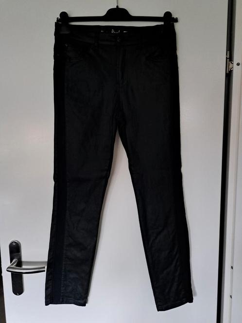 Stoere gecoate broek met veel stretch push up miss Etam 42, Kleding | Dames, Broeken en Pantalons, Zo goed als nieuw, Maat 42/44 (L)
