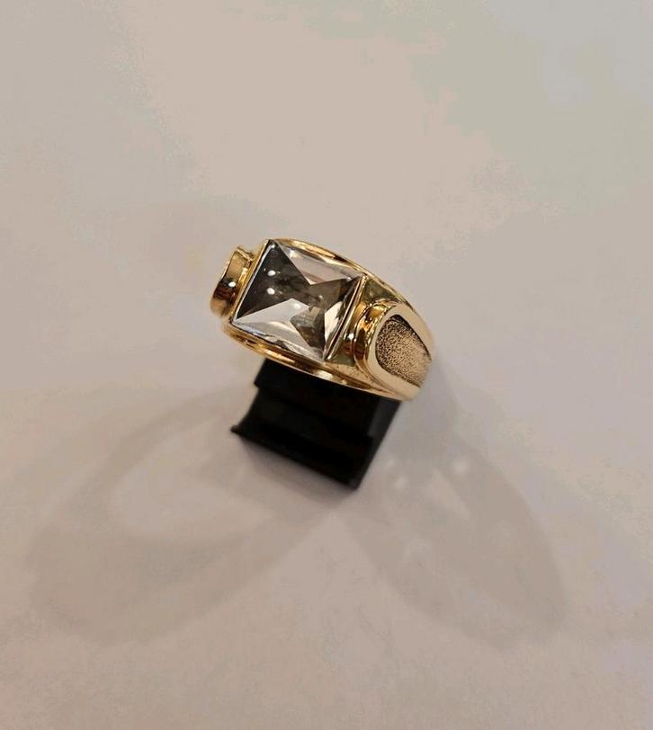 Vintage 9 karaats gouden ring bezet met zirkonia vierkant, Sieraden, Tassen en Uiterlijk, Ringen, Zo goed als nieuw, Dame, Goud