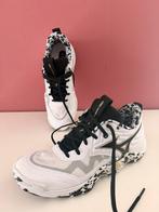 NIEUW! Zaalsportschoen Mizuno maat 40., Sport en Fitness, Volleybal, Ophalen of Verzenden, Nieuw, Schoenen