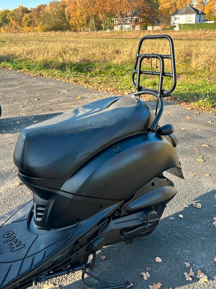 Mio 65cc - Loopt 70-80 km/u - Blauwe Plaat, Fietsen en Brommers, Snorfietsen en Snorscooters, Zo goed als nieuw, SYM, Benzine