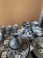 Marokkaans aardewerk servies zwart wit schalen borden kommen, Huis en Inrichting, Nieuw, Ophalen of Verzenden, Overige stijlen