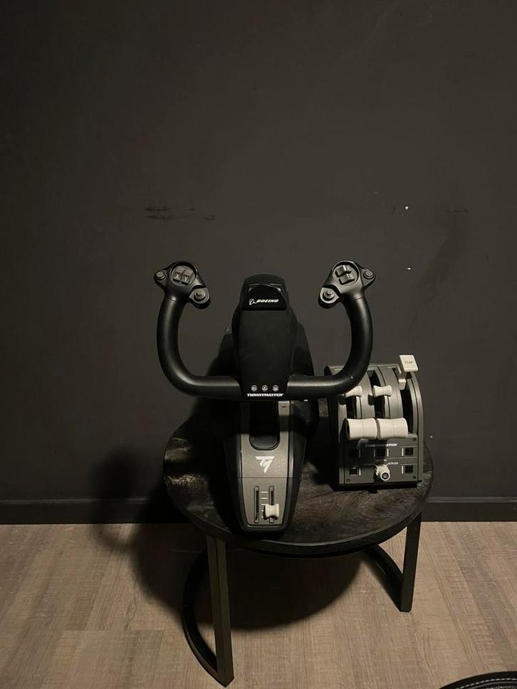 Thrustmaster TCA Yoke Pack Boeing Edition, Spelcomputers en Games, Spelcomputers | Xbox | Accessoires, Gebruikt, Xbox Series X