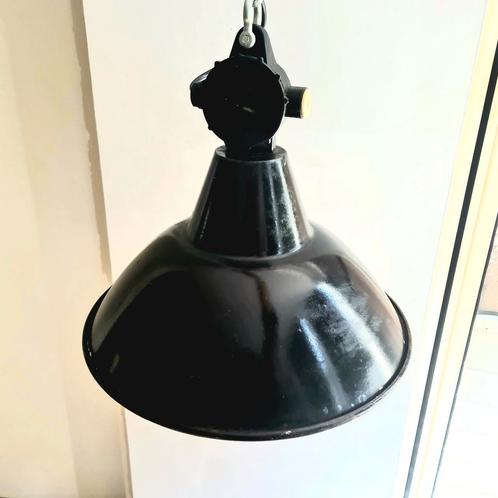 Vintage Emaille Fabriekslamp Zwart, Huis en Inrichting, Lampen | Hanglampen, Gebruikt, Metaal, Ophalen of Verzenden