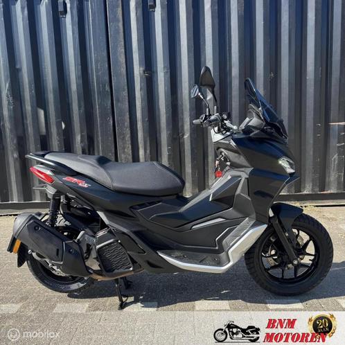 Aprilia SR GT 200, Motoren, Motoren | Aprilia, Bedrijf, Scooter, 12 t/m 35 kW, ABS, LED Verlichting