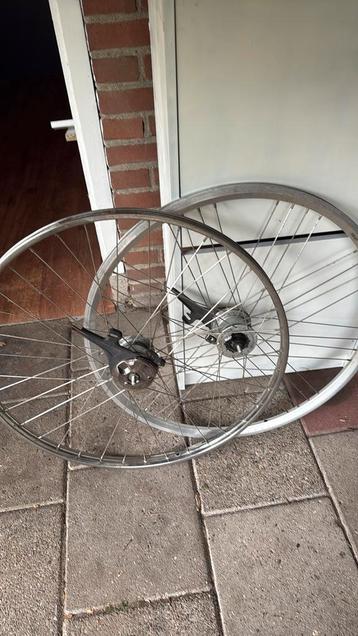 Fiets 6v 2.4 waat 28 inch fiets achterwiel versnellingen beschikbaar voor biedingen