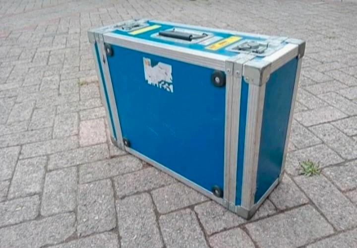 Flight case vliegtuig kist, Huis en Inrichting, Woonaccessoires | Kisten, Gebruikt, Ophalen of Verzenden