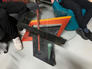 Mempis Milano stijl salontafel vintage design  beschikbaar voor biedingen