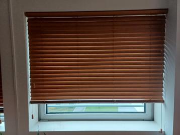 Houten jaloezieën Veneta mooie staat beschikbaar voor biedingen