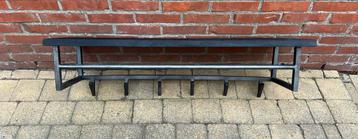 Zware zwart metalen/houten kapstop beschikbaar voor biedingen