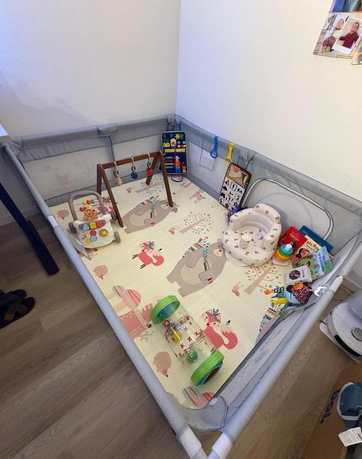Playpen 150x200 with toys (Reserved), Kinderen en Baby's, Boxen, Zo goed als nieuw, Rechthoekig, Ophalen