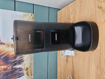 Automatische dierenvoeder machine voor kat of hond beschikbaar voor biedingen