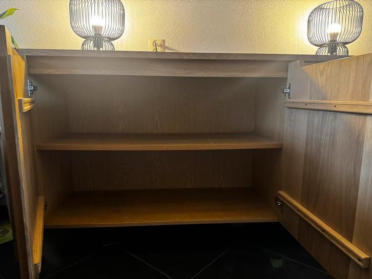 Mooie dressoir in goede staat afm. 185x45x90, Huis en Inrichting, Kasten | Buffetkasten, Gebruikt, Minder dan 100 cm, 150 tot 200 cm