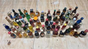 Miniatuur drankflesjes, ca. 70 stuks ongeopend beschikbaar voor biedingen