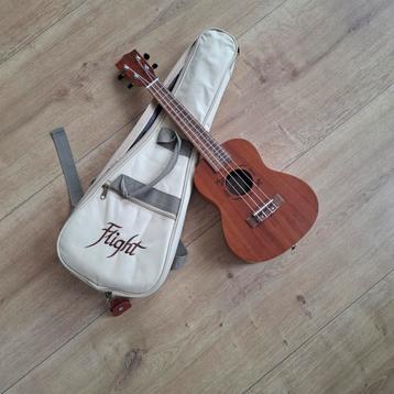 Leuke Ukelele met Tas! beschikbaar voor biedingen