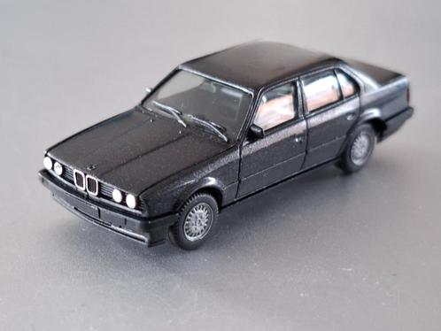1:87 BMW E30 BMW 3-serie 325i antraciet Herpa €5, Hobby en Vrije tijd, Modelauto's | 1:87, Zo goed als nieuw, Auto, Herpa, Verzenden