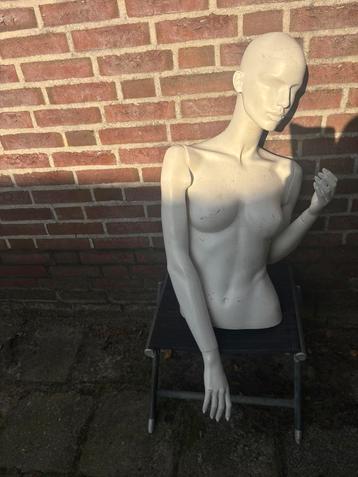 Etalagepop te koop voor maar 50 euro ophalen beschikbaar voor biedingen