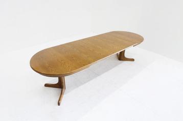Vintage Deense grote ovalen uitschuifbare eettafel XXL  beschikbaar voor biedingen