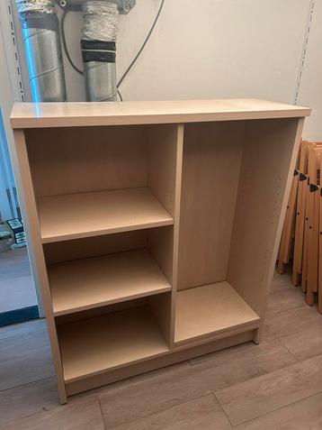 IKEA kastje met planken beschikbaar voor biedingen