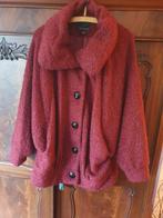 Boucle jas in warm rood, maat m, Kleding | Dames, Jassen | Winter, Ophalen of Verzenden, Gedragen, Maat 38/40 (M), Rood