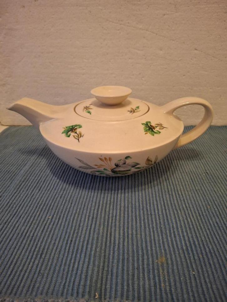 Petrus Regout - Groene lelie - mooie aardewerk theepot, Antiek en Kunst, Antiek | Servies los, Ophalen of Verzenden
