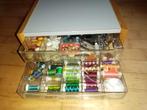 Vintage  Gutermann opbergmeubel/2lade incl naaigaren  knopen, Ophalen, Borduurgaren of Zijde