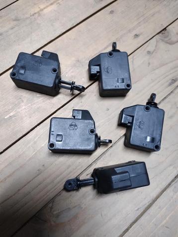 Deur vergrendeling actuator 12V beschikbaar voor biedingen