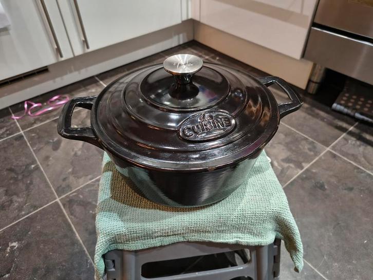 La Cuisine braadpan 26 cm 4,75 L, Huis en Inrichting, Keuken | Potten en Pannen, Gebruikt, Koekenpan of Braadpan, Gietijzer, Inductieplaat
