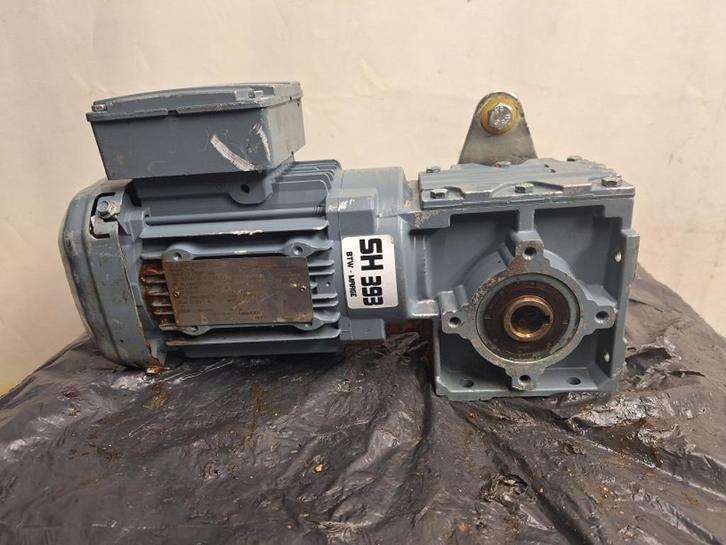 SEW WA30T DRS71M4 met reductie SH393, Doe-het-zelf en Verbouw, Motoren, Gebruikt, Elektromotor, Minder dan 1400 rpm, Ophalen of Verzenden