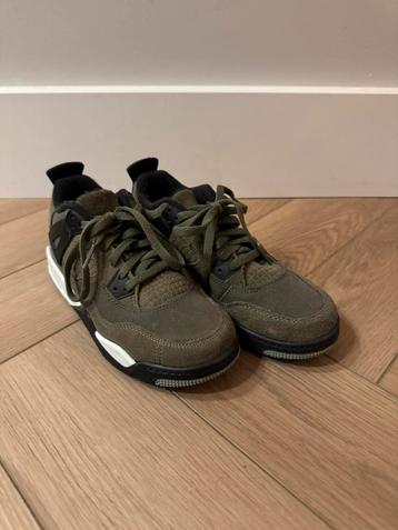 Nike air jordan 4 medium olive maat 32 beschikbaar voor biedingen
