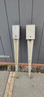 2 Paalhouders voor palen 7x7 (1x) en 9x9 (1x), Ophalen, Zo goed als nieuw, Minder dan 3 meter