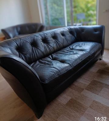 Klassieke leren bankstel (3-zits, loveseat, poef) beschikbaar voor biedingen