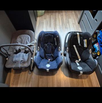 15 euro voor alle 3. 2 autostoeltjes en wipstoeltje. beschikbaar voor biedingen