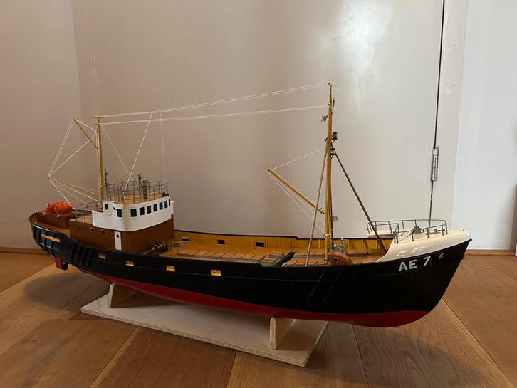 AE 7 - RC MODEL, Hobby en Vrije tijd, Modelbouw | Boten en Schepen, Zo goed als nieuw, Ophalen