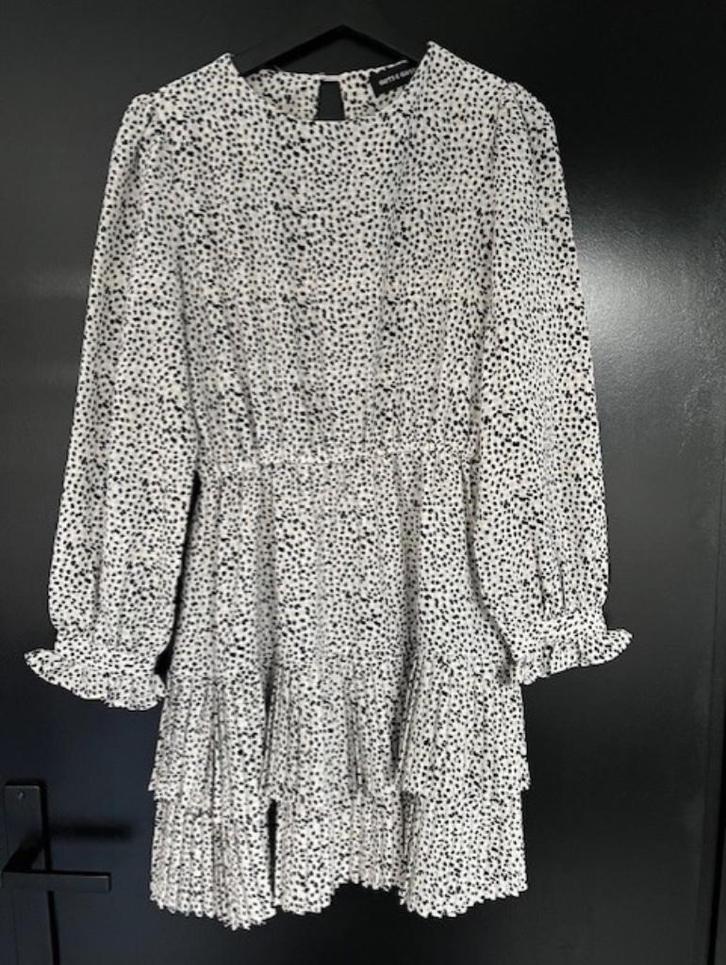 Guts en gusto crème/zwart stippenjurk maat S (ZGAN!), Kleding | Dames, Jurken, Zo goed als nieuw, Maat 36 (S), Zwart, Knielengte