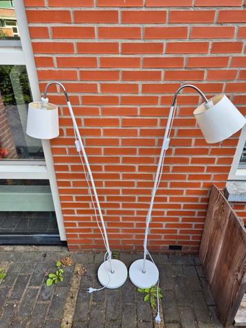 Twee staande lampen  beschikbaar voor biedingen