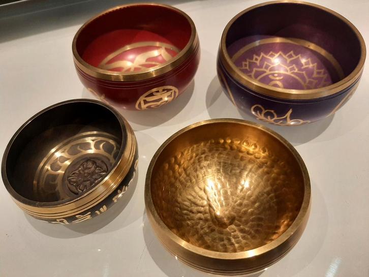 4 klankschalen en een slaghout en een kussentje, Muziek en Instrumenten, Percussie, Gebruikt, Overige soorten, Ophalen of Verzenden