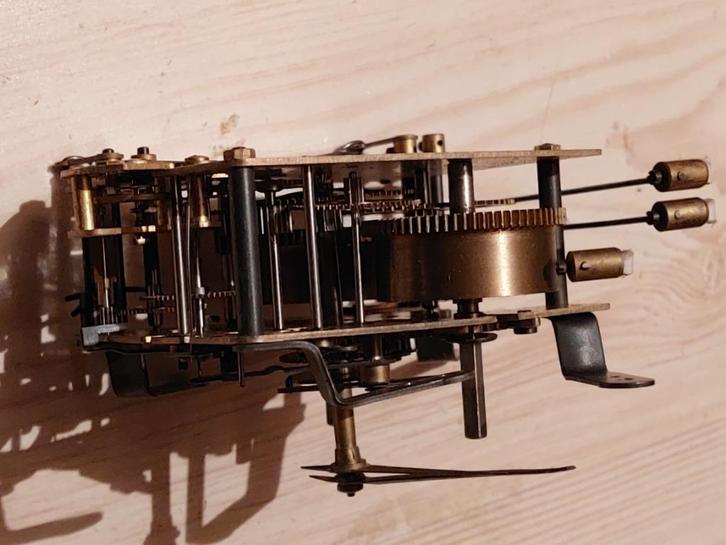 uurwerk klok, Antiek en Kunst, Antiek | Klokken, Ophalen of Verzenden