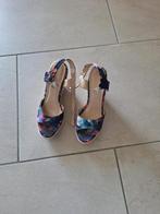 gebloemde schoenen met sleehak, Blauw, Zo goed als nieuw, Sandalen of Muiltjes, Ophalen of Verzenden