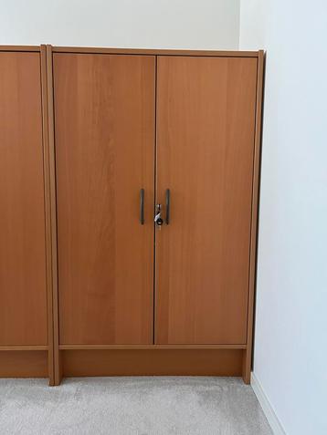 Ikea boekenkast / opbergkast met deuren MDF beschikbaar voor biedingen