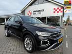 Volkswagen T-ROC 1.5 TSI Style Automaat/Apple Carplay RIJKLA, Auto's, 12 maanden, 4 cilinders, Alcantara, Zwart