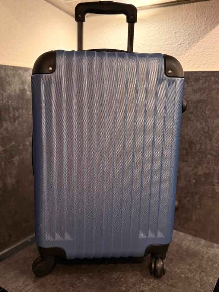 Donkerblauwe handbagagekoffer, Sieraden, Tassen en Uiterlijk, Koffers, Zo goed als nieuw, Hard kunststof, 50 tot 60 cm, Wieltjes