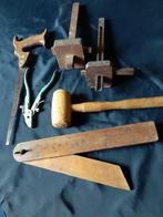 Oud timmerman gereedschap o.a kruishout  enzz, Antiek en Kunst, Ophalen of Verzenden